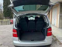 Begagnad VW Touran 105 HK (77 kW) 2005 Grå Minibuss