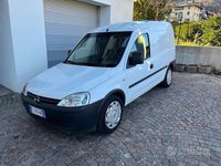 Usata Opel Combo 101 CV (74 kW) 2005 Bianco Monovolume
