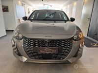 Usata Peugeot 208 Allure 101 CV (74 kW) 2025 Grigio Utilitaria