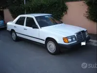 Usata Mercedes E250 1988 Bianco Berlina
