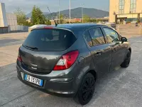 Usata Opel Corsa 85 CV (62 kW) 2010 Nero Utilitaria