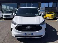 Usata Ford Transit Custom Titanium 136 CV (100 kW) 2024 Bianco pastello Furgone