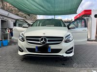 Usata Mercedes B200 136 CV (100 kW) 2015 Bianco Monovolume