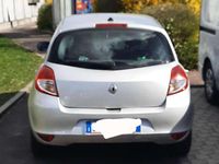 Usata Renault Clio III Luxe 101 CV (74 kW) 2010 Argento Berlina