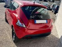Usata Lancia Ypsilon Silver 69 CV (50 kW) 2022 Rosso Utilitaria
