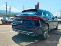 Usata Audi Q8 Sport 286 CV (210 kW) 2023 Blu/azzurro SUV