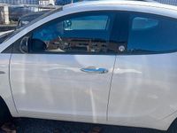 Usata Lancia Ypsilon Gold 69 CV (50 kW) 2019 Bianco Utilitaria