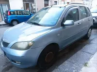 Usata Mazda 2 75 CV (55 kW) 2003 Bluazzurro Utilitaria