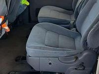 Usata Kia Carnival 126 CV (92 kW) 2000 Oro Monovolume