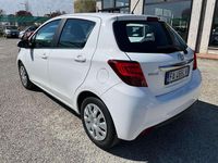 Usata Toyota Yaris Active 69 CV (50 kW) 2015 Bianco Utilitaria