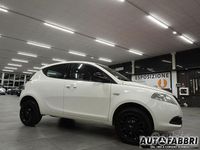 Usata Lancia Ypsilon 85 CV (62 kW) 2015 Bianco Utilitaria