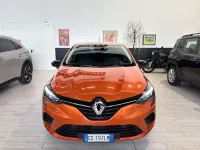 Usata Renault Clio V Equilibre 67 CV (49 kW) 2023 Orange valencia (metallizzato) Utilitaria