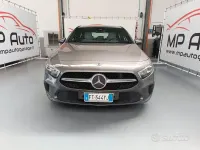 Usata Mercedes A180 Premium 116 CV (85 kW) 2019 Grigio Berlina