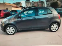 Usata Toyota Yaris 69 CV (50 kW) 2009 Grigio Utilitaria