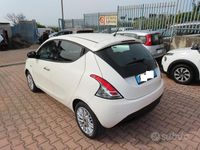 Usata Lancia Ypsilon 69 CV (50 kW) 2014 Bianco Utilitaria