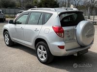 Usata Toyota RAV4 Sol 136 CV (100 kW) 2007 Grigio SUV