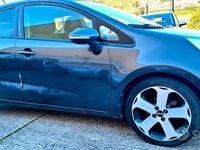 Usata Kia Rio Active 75 CV (55 kW) 2014 Grigio Berlina