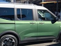 Usata Ford Tourneo 125 CV (91 kW) 2024 Monovolume