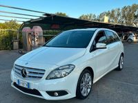 Usata Mercedes B200 156 CV (114 kW) 2013 Bianco Monovolume