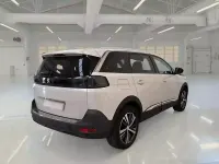 Usata Peugeot 5008 Allure 131 CV (96 kW) 2021 Bianco SUV