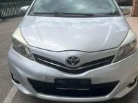 Usata Toyota Yaris 69 CV (50 kW) 2013 Grigio Utilitaria