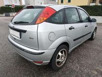 Usata Ford Focus 116 CV (85 kW) 2002 Argento Berlina