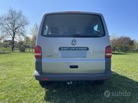 Usata VW Caravelle 140 CV (102 kW) 2010 Marrone Furgone