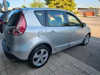 Usata Renault Scénic III Luxe 131 CV (96 kW) 2011 Argento Monovolume