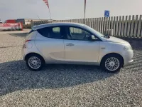 Usata Lancia Ypsilon Silver 69 CV (50 kW) 2015 Argento Utilitaria