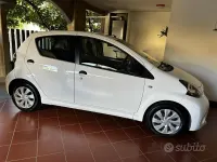 Usata Toyota Aygo Connect Style 68 CV (50 kW) 2014 Bianco Utilitaria