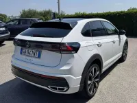 Usata VW Taigo R-line 116 CV (85 kW) 2024 Pure white tetto nero SUV