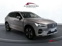 Nuova Volvo XC60 Plus 250 CV (183 kW) 2026 Aurora silver SUV