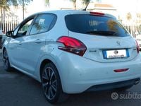 Usata Peugeot 208 GT-line 110 CV (80 kW) 2019 Bianco Utilitaria