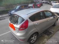 Usata Ford Fiesta 96 CV (70 kW) 2009 Grigio Utilitaria