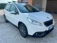 Usata Peugeot 2008 Allure 92 CV (67 kW) 2014 Bianco SUV