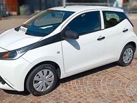 Usata Toyota Aygo 69 CV (50 kW) 2015 Bianco Utilitaria