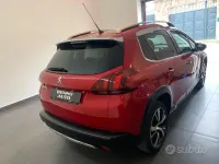 Usata Peugeot 2008 Allure 99 CV (72 kW) 2017 Rosso SUV