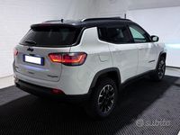 Usata Jeep Compass Trailhawk 240 CV (176 kW) 2023 Bianco metallizzato SUV