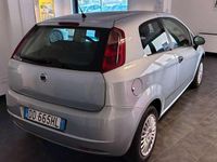 Usata Fiat Grande Punto Dynamic 65 CV (47 kW) 2006 Grigio Utilitaria