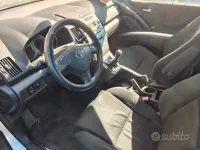 Usata Toyota Corolla Verso 116 CV (85 kW) 2005 Grigio Monovolume