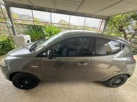 Usata Lancia Ypsilon Silver 69 CV (50 kW) 2015 Grigio Utilitaria
