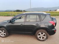 Usata Toyota RAV4 128 CV (94 kW) 2006 Grigio SUV
