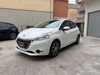 Usata Peugeot 208 68 CV (50 kW) 2013 Bianco Utilitaria