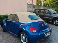 Usata VW New Beetle 105 CV (77 kW) 2008 Blu Utilitaria