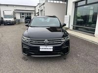 Usata VW Tiguan R-line 150 CV (110 kW) 2023 Deep black perlato SUV