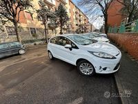 Usata Ford Fiesta Titanium 96 CV (70 kW) 2010 Bianco Utilitaria