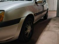 Usata Ford Fiesta Zetec 75 CV (55 kW) 2000 Argento Utilitaria