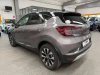 Usata Renault Captur Intens 101 CV (74 kW) 2024 Grigio scuro/tetto nero SUV