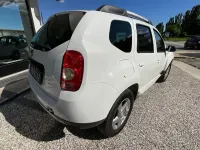 Usata Dacia Duster Lauréate 90 CV (66 kW) 2013 Bianco SUV