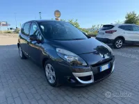 Usata Renault Scénic Luxe 110 CV (80 kW) 2011 Nero Monovolume